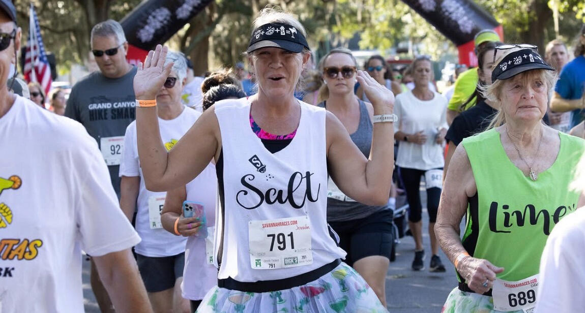 Runners dressed as salt and lime having a blast